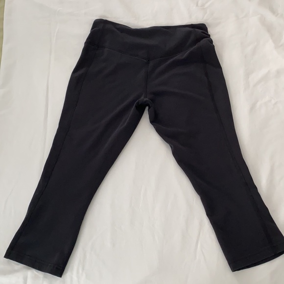 ⚫️ Nike Women’s Legend 2.0 Capri Leggings ⚫️ - Picture 3 of 11